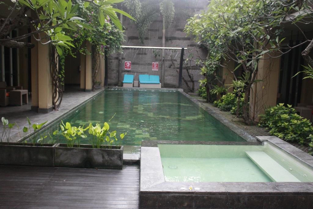 100 Sunset Boutique Hotel Kuta Lombok Buitenkant foto